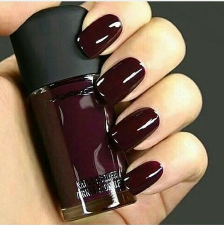 manucure Rouge Noir Chanel